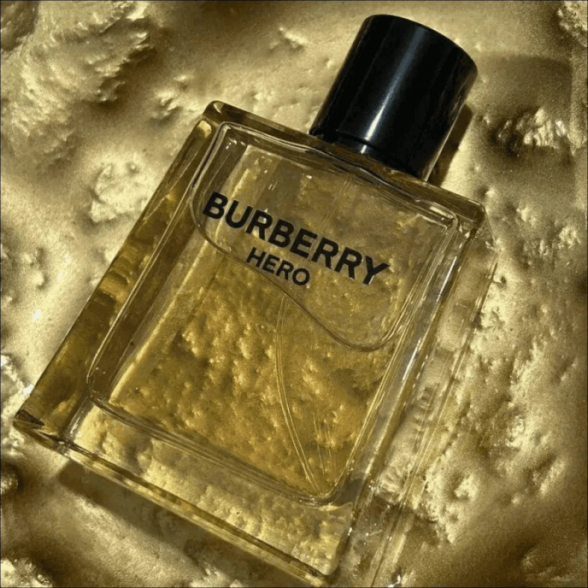 Eau de Toilette Burberry Hero 100ml - Fragrância Amadeirada com Bergamota e Cedro - Jm Grife - Burberry Hero,eau de toilette,fragrância amadeirada,optimized,perfume masculino - Jm Grife - Eau de Toilette Burberry Hero 100ml - Fragrância Amadeirada com Bergamota e Cedro