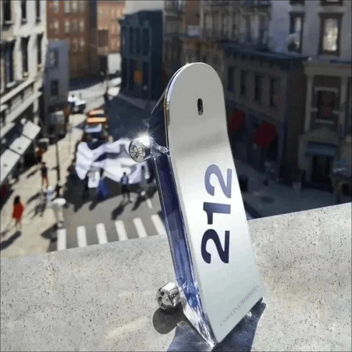 Frasco de Vidro Carolina Herrera Heroes Forever Young Masculino - Jm Grife