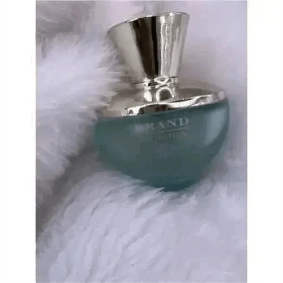 Perfume Dylan Turquoise Frasco Azul-Petróleo com Tampa Prateada - Jm Grife