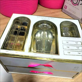 Conjunto De Presente Heavenly Eau De Parfum Victoria's Secret 100ml + Body Splash 250ml + Miniatura 7,5ml - Jm Grife - issues - Jm Grife - Conjunto De Presente Heavenly Eau De Parfum Victoria's Secret 100ml + Body Splash 250ml + Miniatura 7,5ml