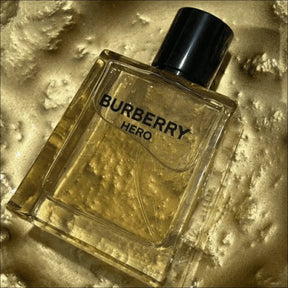 Eau de Toilette Burberry Hero 100ml - Fragrância Amadeirada com Bergamota e Cedro - Jm Grife - Burberry Hero,eau de toilette,fragrância amadeirada,optimized,perfume masculino - Jm Grife - Eau de Toilette Burberry Hero 100ml - Fragrância Amadeirada com Bergamota e Cedro