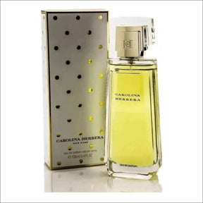 Perfume Carolina Herrera em embalagem com fragrância floral amadeirada - Jm Grife