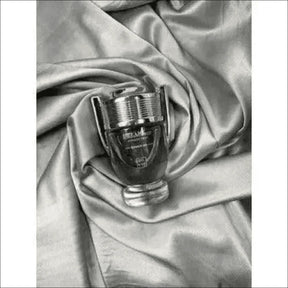 Perfume Invictus Masculino Jm Grife – Frasco em Forma de Troféu com Fragrância Duradoura - Jm Grife