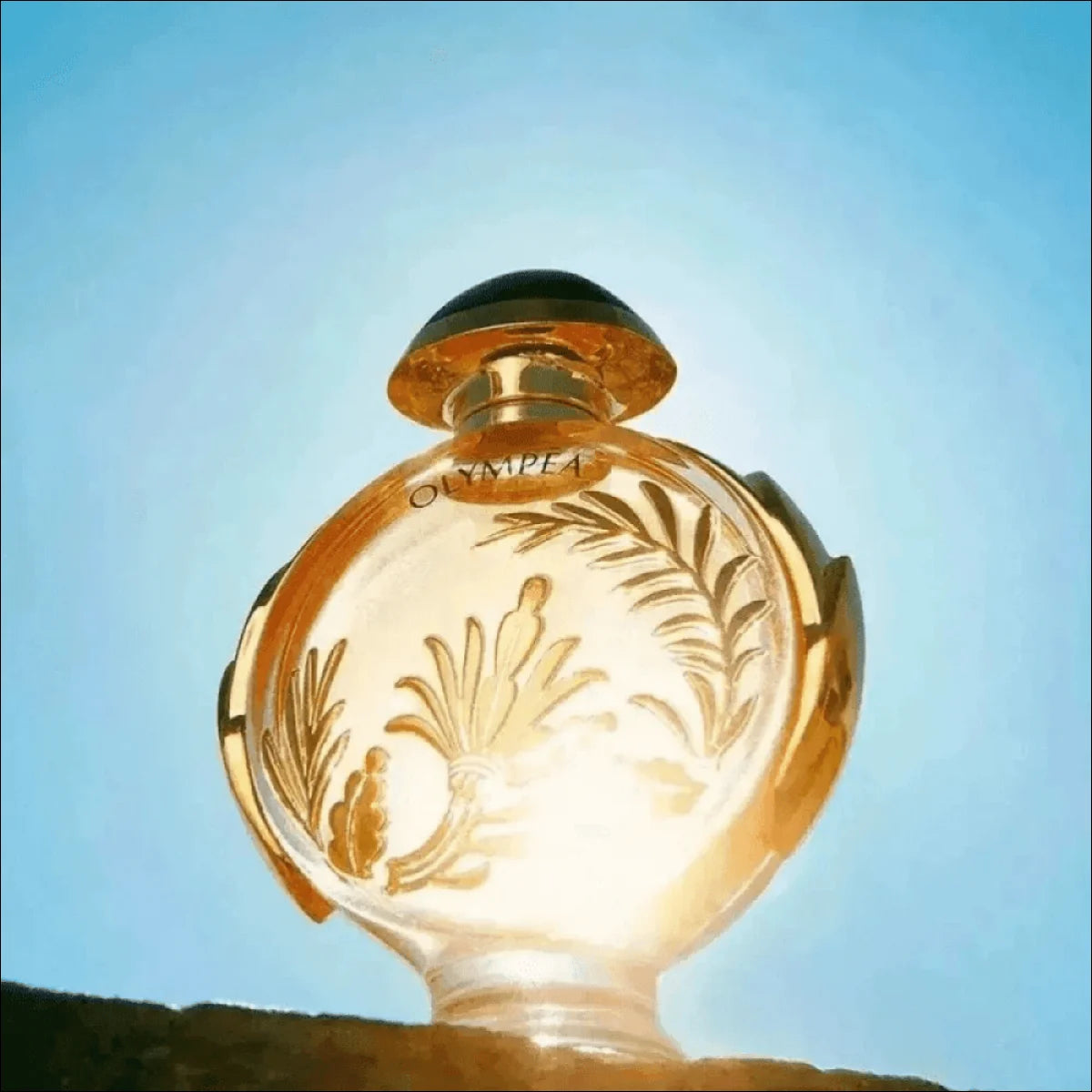 Perfume Olympéa Solar Eau de Parfum Intenso com Fragrância Floral e Design Luxuoso em Ouro - Jm Grife