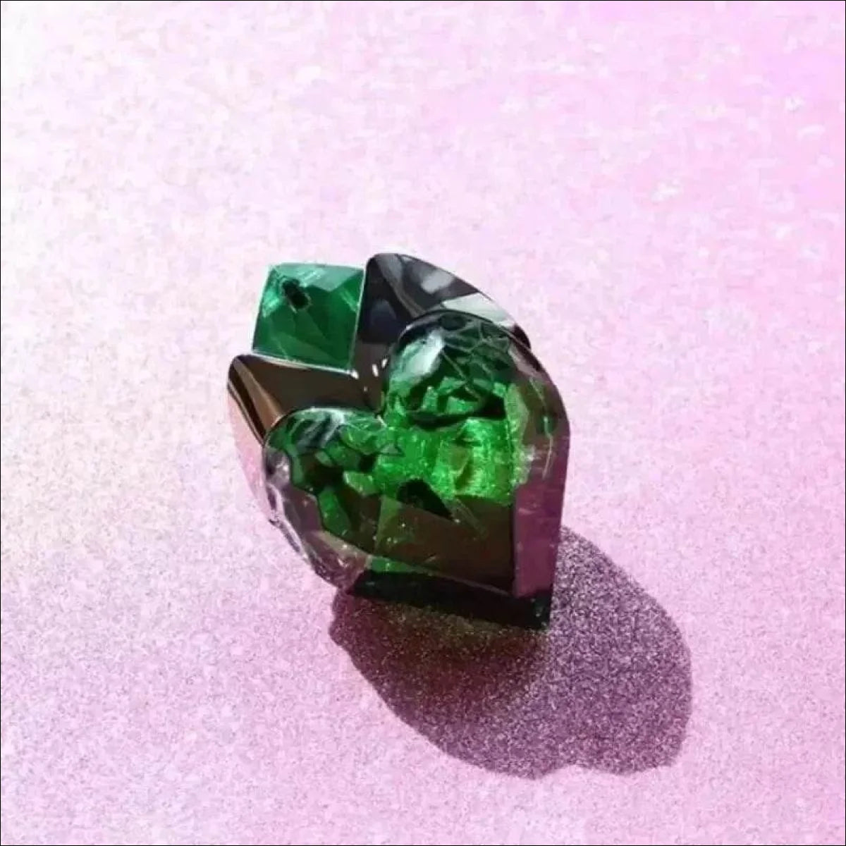 Thierry Mugler Aura Eau de Parfum 50ml Feminino - Fragrância Intensa e Marcante com Notas Floral e Amadeirada - Jm Grife