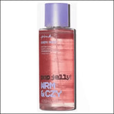 Unidade de fragrância Warm and Cozy Body Mist Pink Victoria's Secret, volume 8 fl oz - Jm Grife